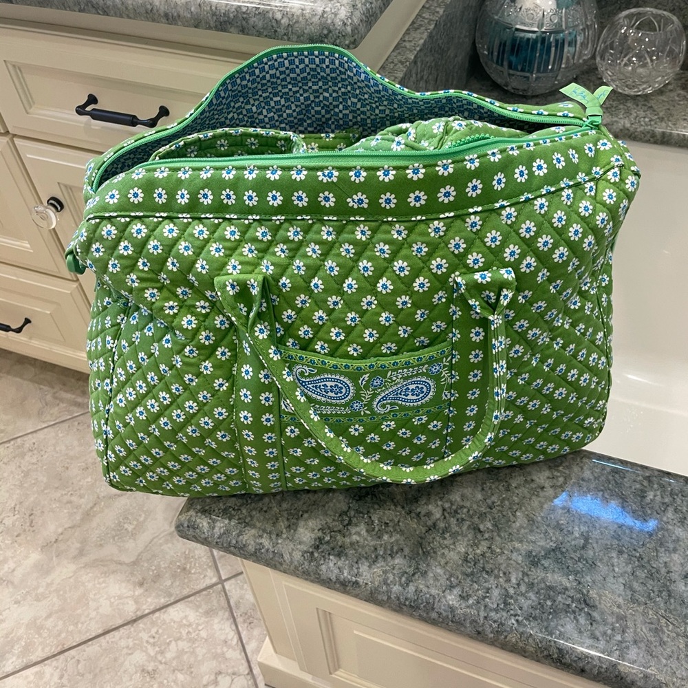 Vera Bradley medium sized overnight bag